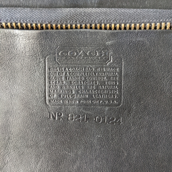 Vintage Coach NYC Skinny Tote №9546 with Kisslock in Navy Blue - Picture 4 of 5